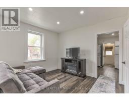 12 WELDON AVENUE - 35