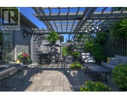 11 DORAL COURT - 4
