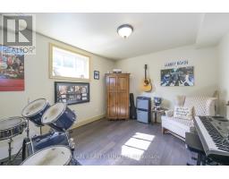 11 DORAL COURT - 47
