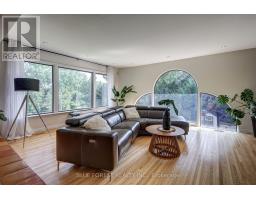 800 SPRINGBANK DRIVE - 25