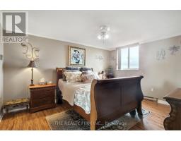 809 - 127 BELMONT DRIVE - 18