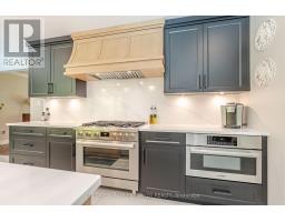 68 HAMPTON CRESCENT - 12