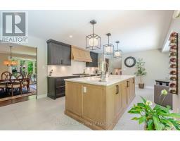 68 HAMPTON CRESCENT - 13