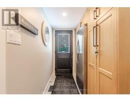 68 HAMPTON CRESCENT - 23