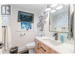 68 HAMPTON CRESCENT - 24