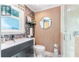68 HAMPTON CRESCENT - 27