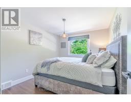 68 HAMPTON CRESCENT - 29