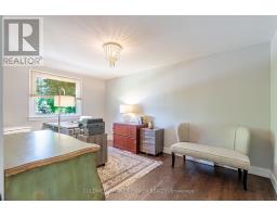 68 HAMPTON CRESCENT - 31