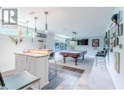 68 HAMPTON CRESCENT - 33