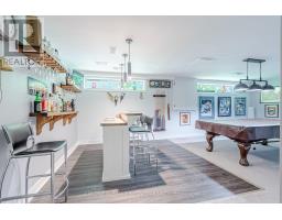 68 HAMPTON CRESCENT - 34