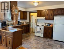 481 MAPLE STREET - 8
