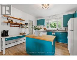 182 JOHN STREET S - 17