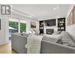 42 PINEGROVE CRESCENT - 16