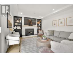 42 PINEGROVE CRESCENT - 17