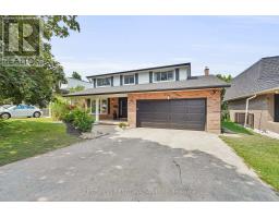 42 PINEGROVE CRESCENT - 2