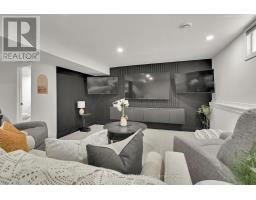 42 PINEGROVE CRESCENT - 37