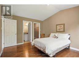 1 - 2100 DENVIEW AVENUE - 17