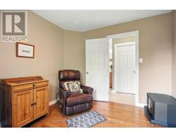 1 - 2100 DENVIEW AVENUE - 22