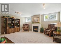 1 - 2100 DENVIEW AVENUE - 27