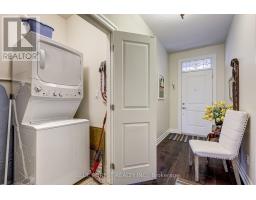 81 - 9 DAUSETT DRIVE - 16