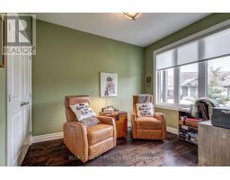 81 - 9 DAUSETT DRIVE - 17