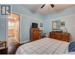 81 - 9 DAUSETT DRIVE - 22