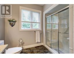 81 - 9 DAUSETT DRIVE - 24