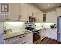 81 - 9 DAUSETT DRIVE - 40