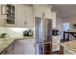 81 - 9 DAUSETT DRIVE - 41