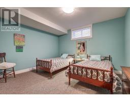 81 - 9 DAUSETT DRIVE - 49