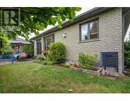 81 - 9 DAUSETT DRIVE - 7