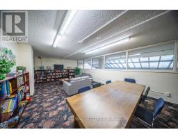 1601 - 389 DUNDAS STREET - 43