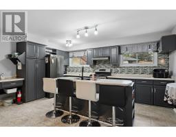 5 STRATHCONA DRIVE - 8