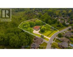 262 PINETREE LANE - 11
