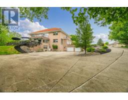 262 PINETREE LANE - 3