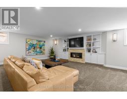 262 PINETREE LANE - 43