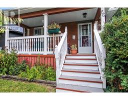 66 CONNAUGHT AVENUE - 3