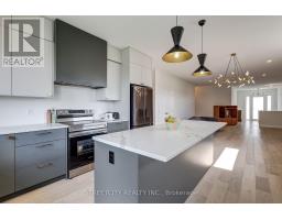 42 ALEXANDER CIRCLE - 18