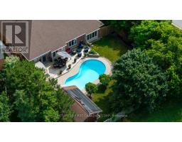 2 LONGVIEW COURT - 34