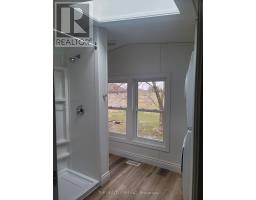 18 - 75049 HENSALL ROAD - 18