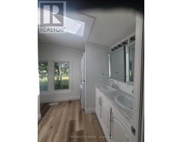 18 - 75049 HENSALL ROAD - 19