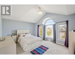 830 CRESTHAVEN CRESCENT - 19