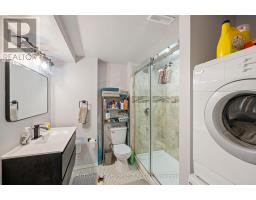 830 CRESTHAVEN CRESCENT - 23