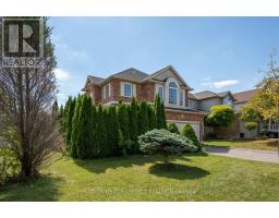 830 CRESTHAVEN CRESCENT - 3
