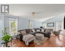 830 CRESTHAVEN CRESCENT - 7