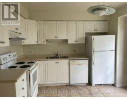 39 - 355 SANDRINGHAM CRESCENT - 4