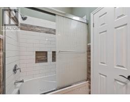 102 - 1090 KIPPS LANE - 25