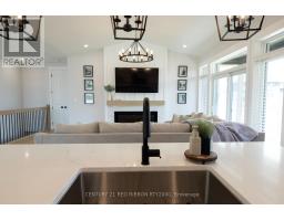 11 BRISCOE CRESCENT - 10