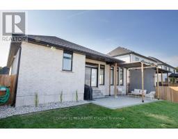 11 BRISCOE CRESCENT - 42