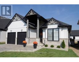 11 BRISCOE CRESCENT - 45